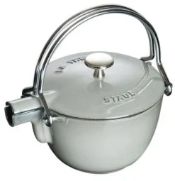 Staub Teekanne Und Wasserkessel Aus Gusseisen In Graphitgrau