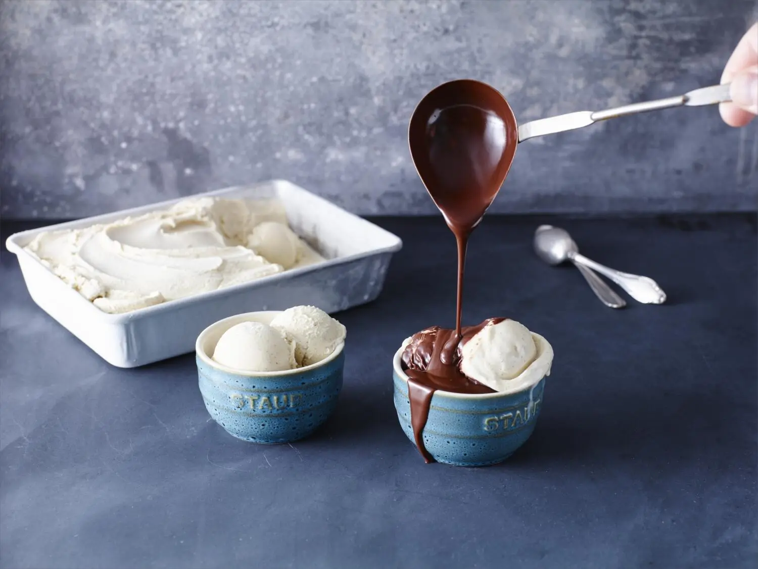 Staub Schüssel In Antikgrau 3 Staub Schüssel In Antikgrau – Bild 3