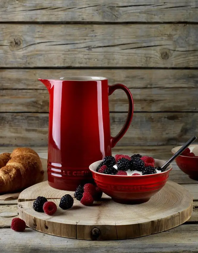 Le Creuset Saftkrug In Ofenrot 2 Le Creuset Saftkrug In Ofenrot – Bild 2